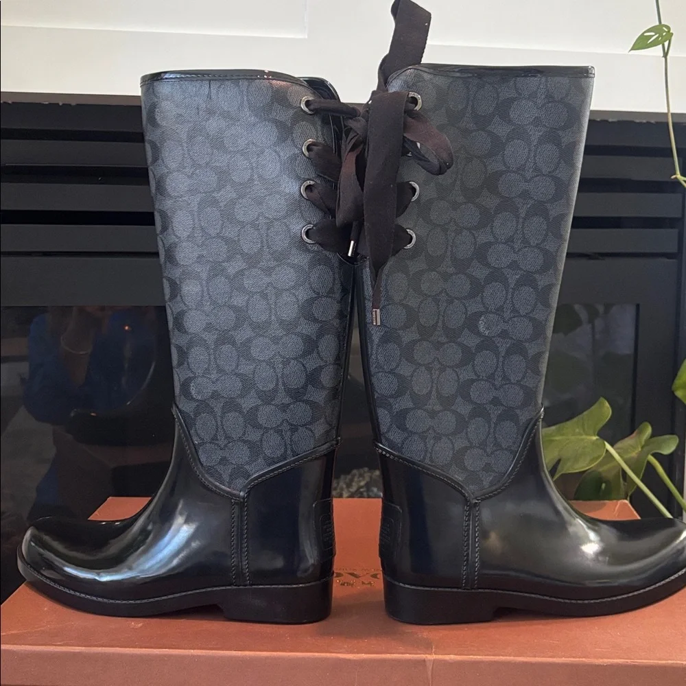 COACH Rain Boots Excellent condition - Picture 1 of 7